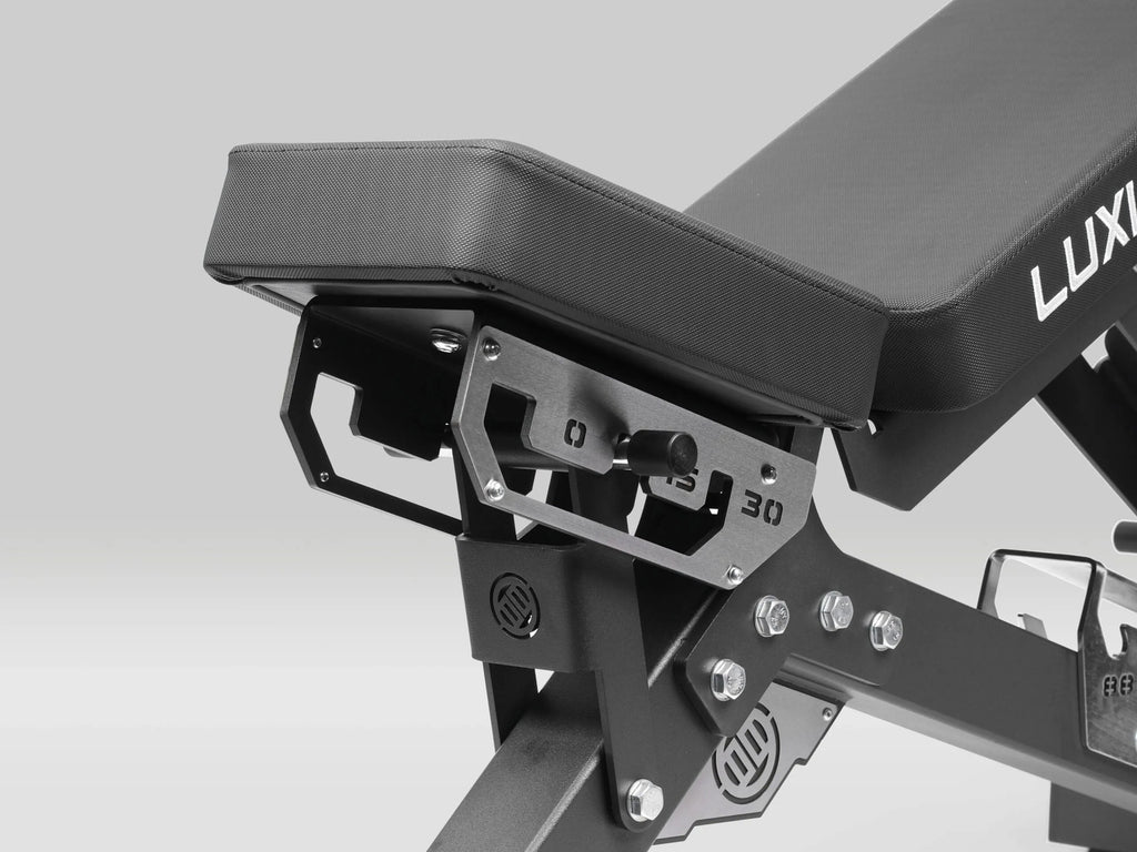 Backrest locking system of the LUXIAOJUN Adjustable Bench AB100-3 with multiple incline settings