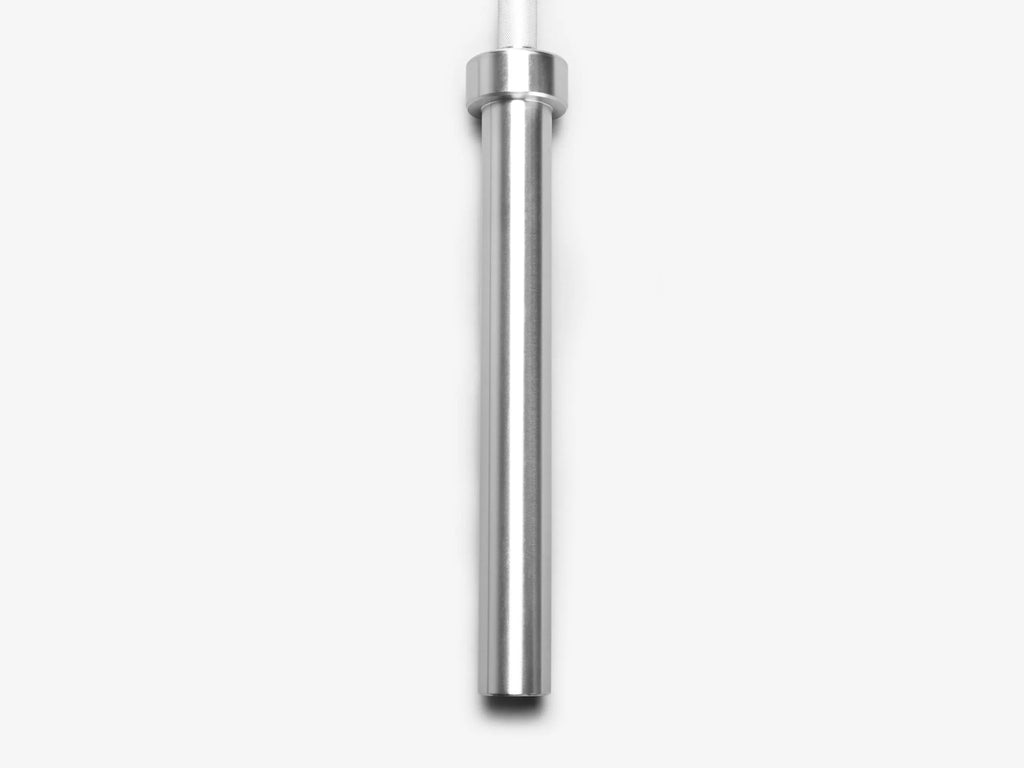 Vertical view of the LUXIAOJUN E1 men’s training bar highlighting hard chrome shaft and clean finish