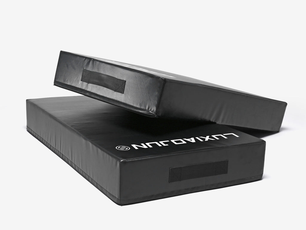 LUXIAOJUN shock absorption pad displayed in an open position for training and equipment support