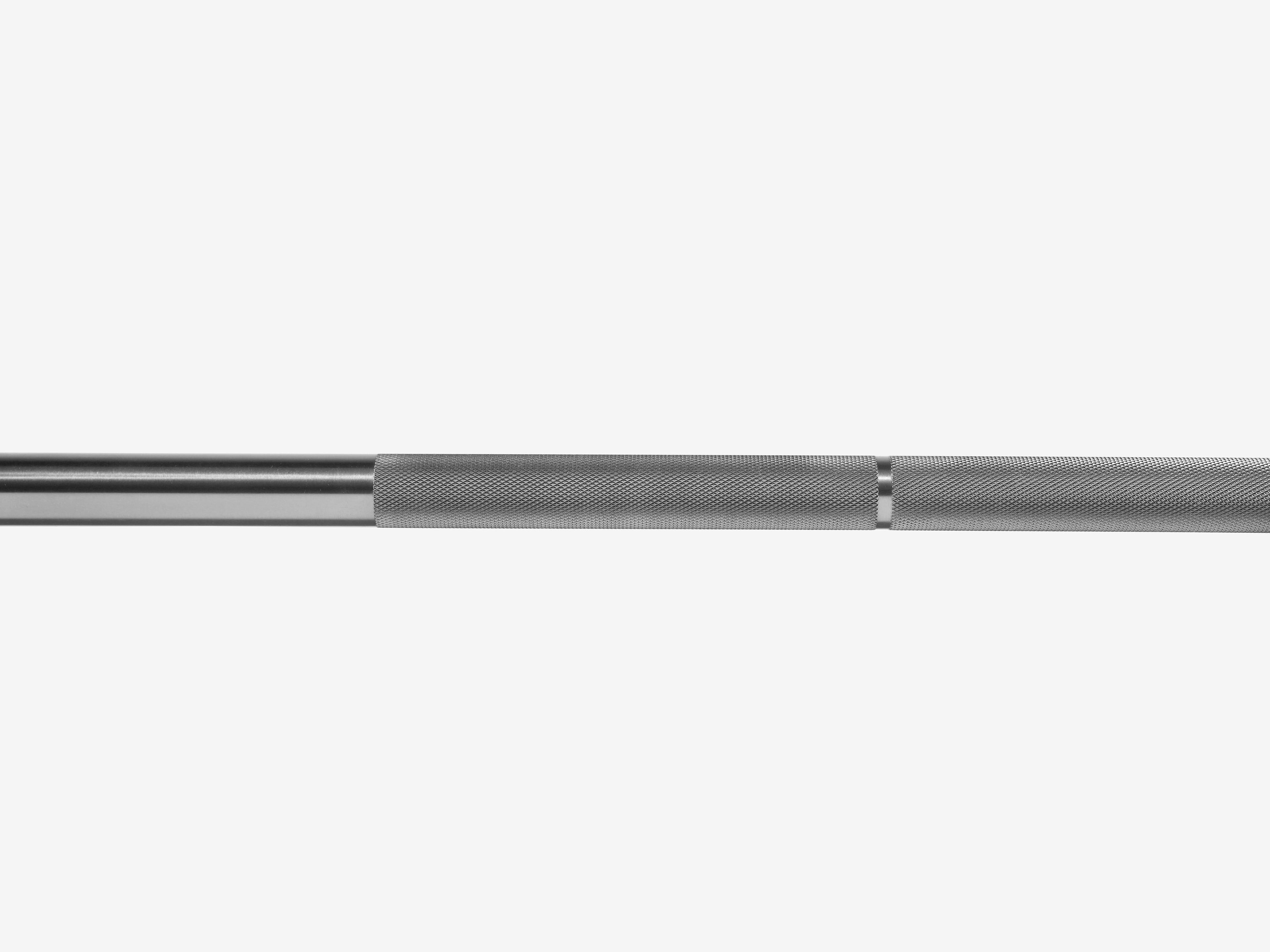 Close-up of competition knurling and center knurl mark on LUXIAOJUN 20KG Mastery Stainless Steel Power Bar